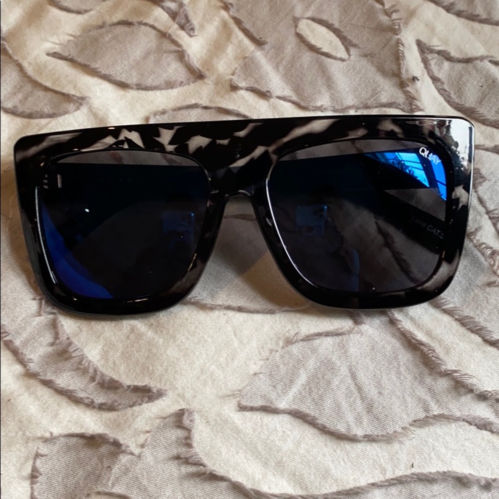 Quay sunglasses cafe racer